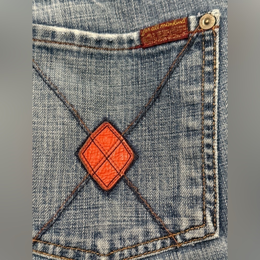 7 For All Mankind Vintage Dojo Wide Leg Flare Jeans Size 30. Orange pocket. - Picture 4 of 6